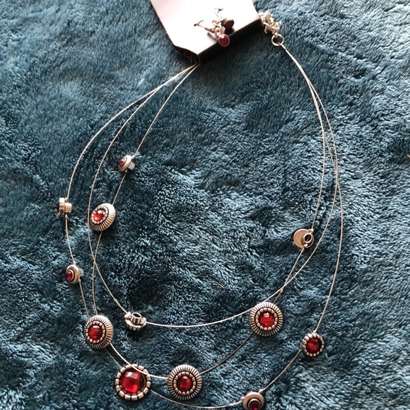 Paparazzi Bundle 2 necklace and earring sets, burgundy red/garnet - Picture 2 of 3